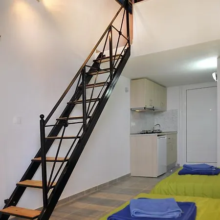 Fengeros Village Apartment *