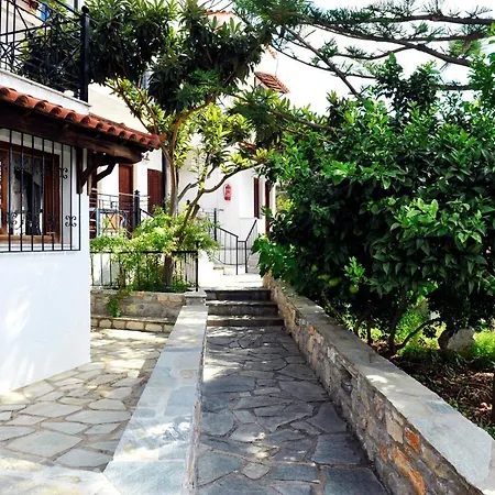 Fengeros Village *