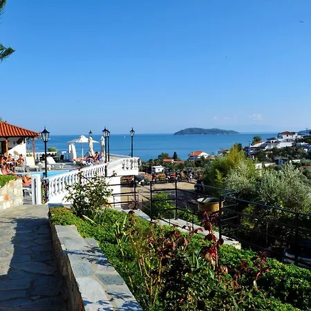 Fengeros Village *