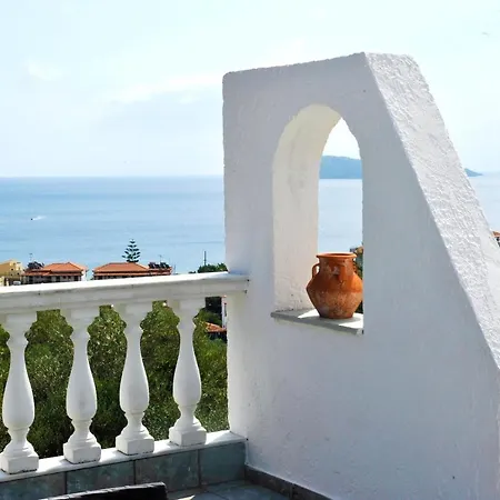 Fengeros Village * Megali Ammos (Skiathos)