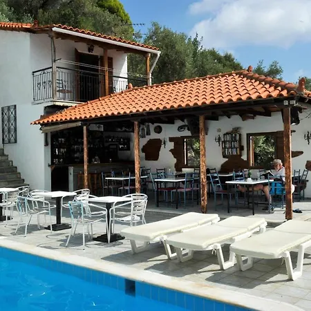 Fengeros Village * Megali Ammos (Skiathos)