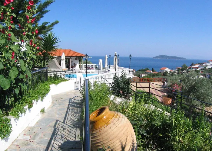 Fengeros Village Megali Ammos (Skiathos)