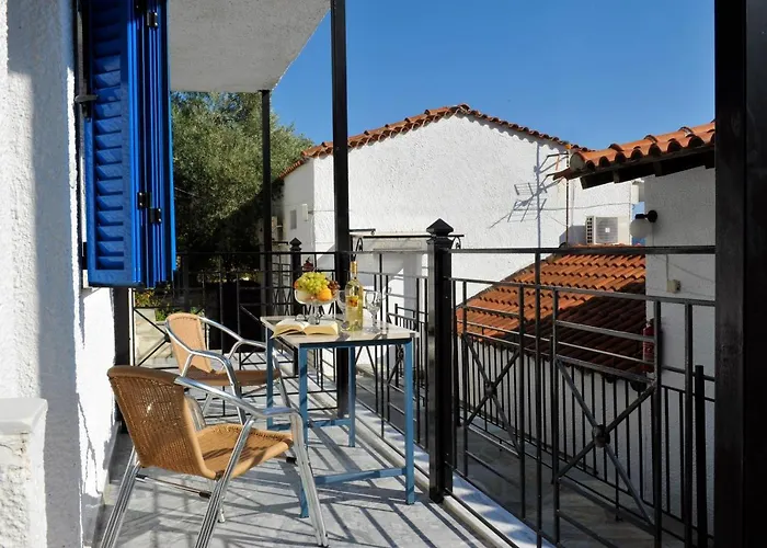 Fengeros Village Apartment